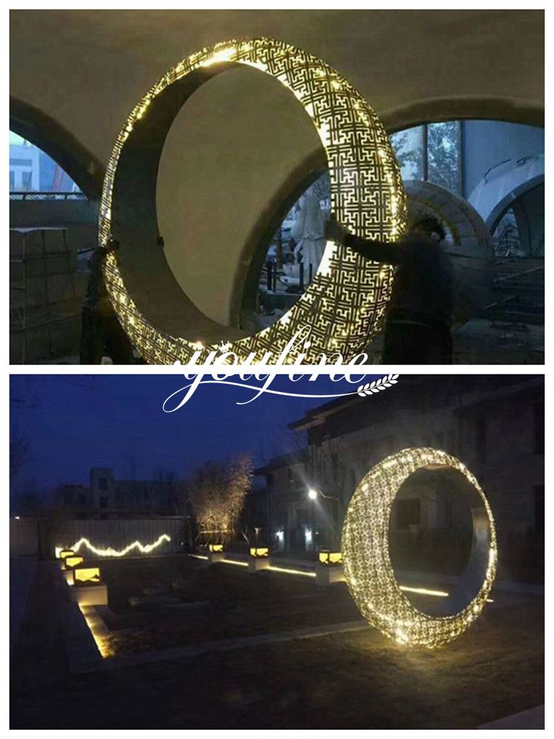 Hotel Square Large Metal ring sculpture for Sale