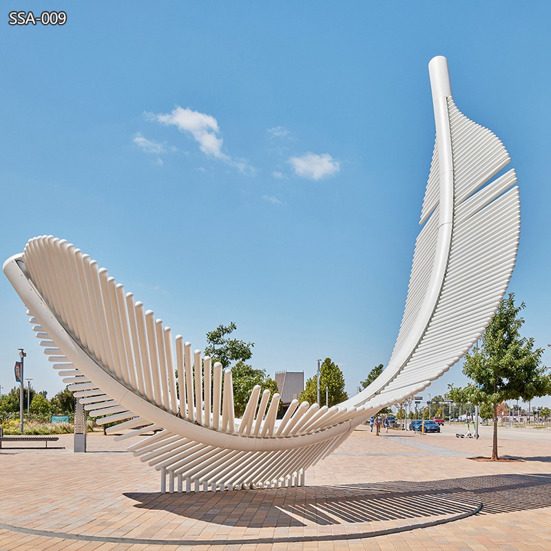 metal feather sculpture (1)